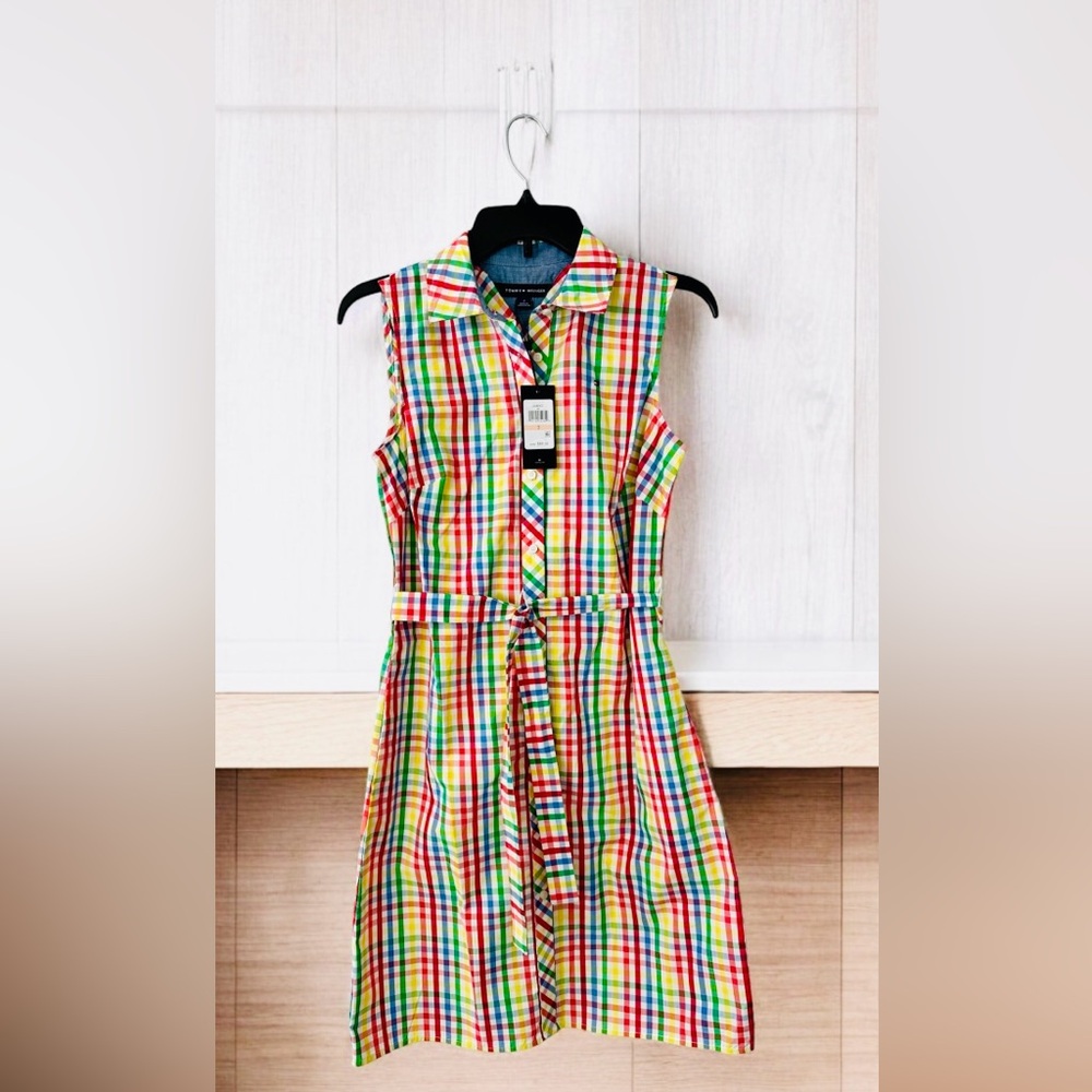 Size 2 Tommy Hilfiger Women's Tie Waist Pattern Dress.